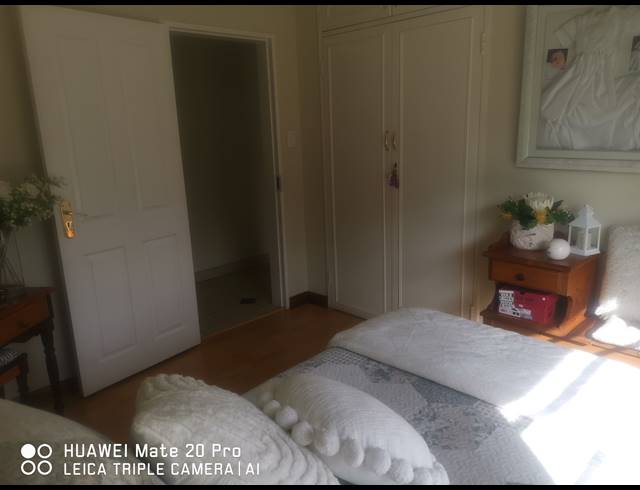 5 BEDROOM FREEHOLD FOR SALE IN BRACKENHURST